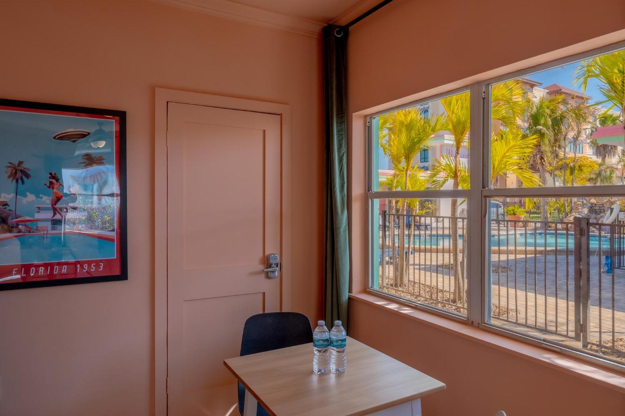 Monaco Vacation Rentals شاطئ كليرووتر المظهر الخارجي الصورة
