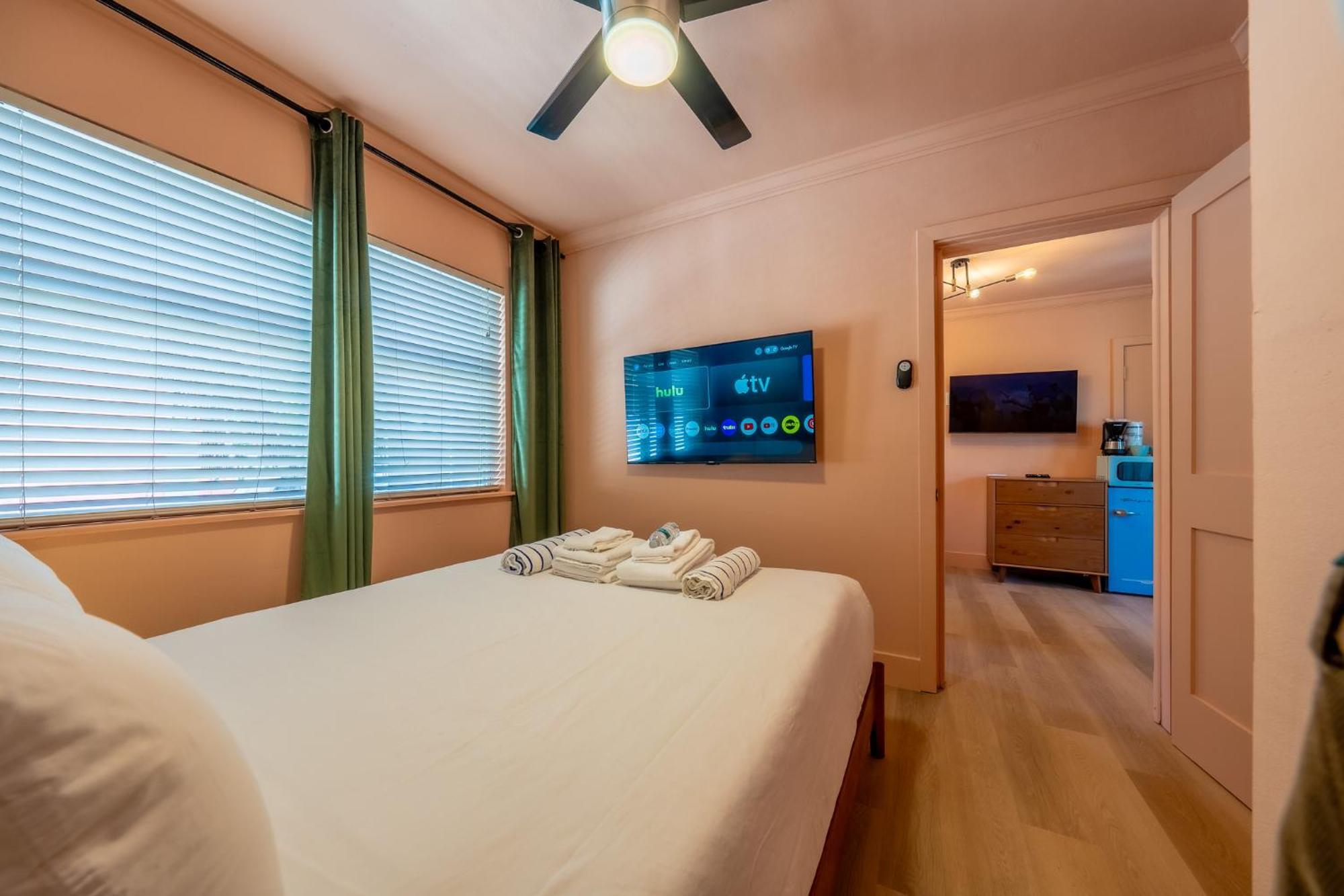 Monaco Vacation Rentals شاطئ كليرووتر المظهر الخارجي الصورة