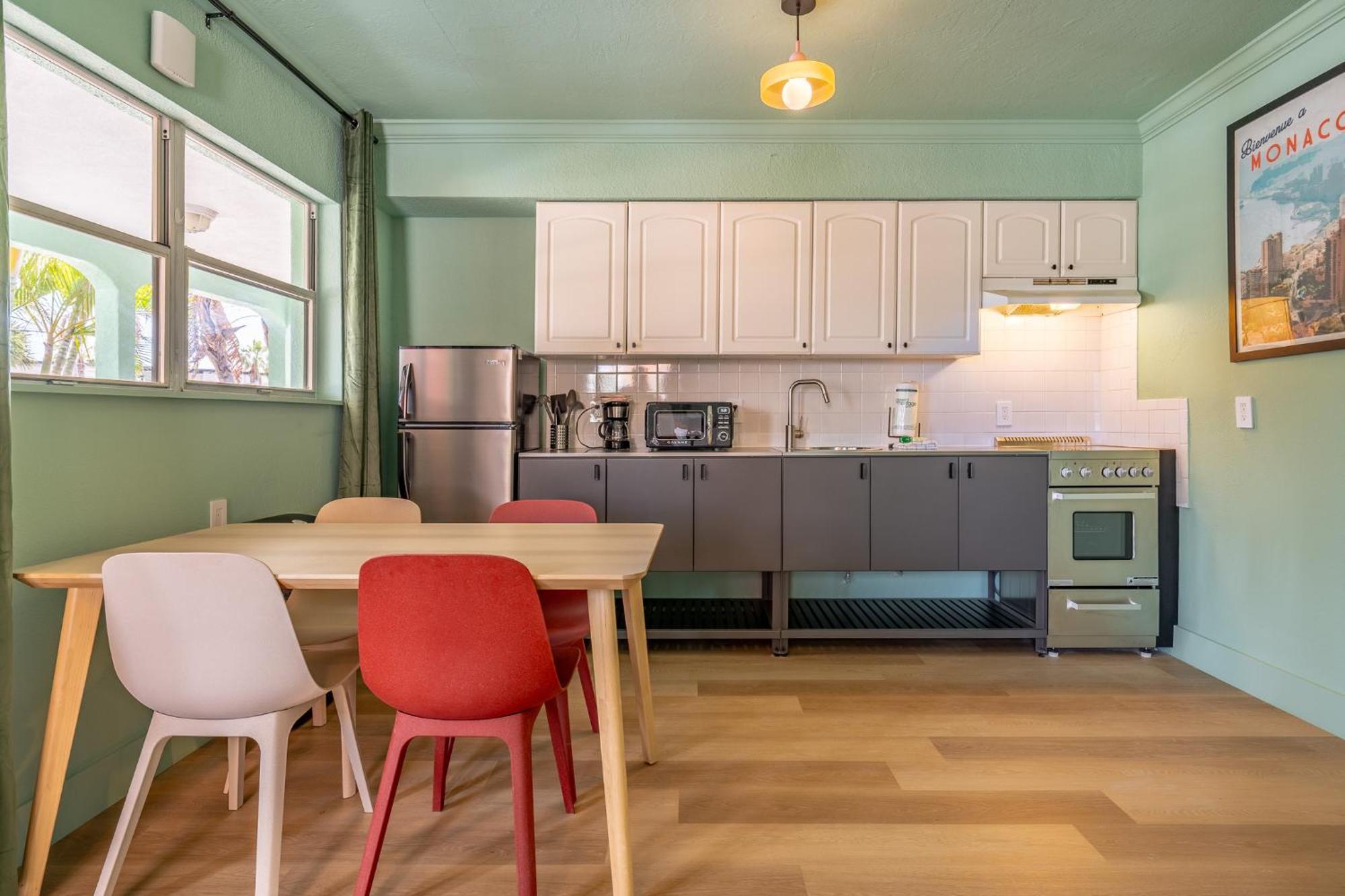 Monaco Vacation Rentals شاطئ كليرووتر المظهر الخارجي الصورة