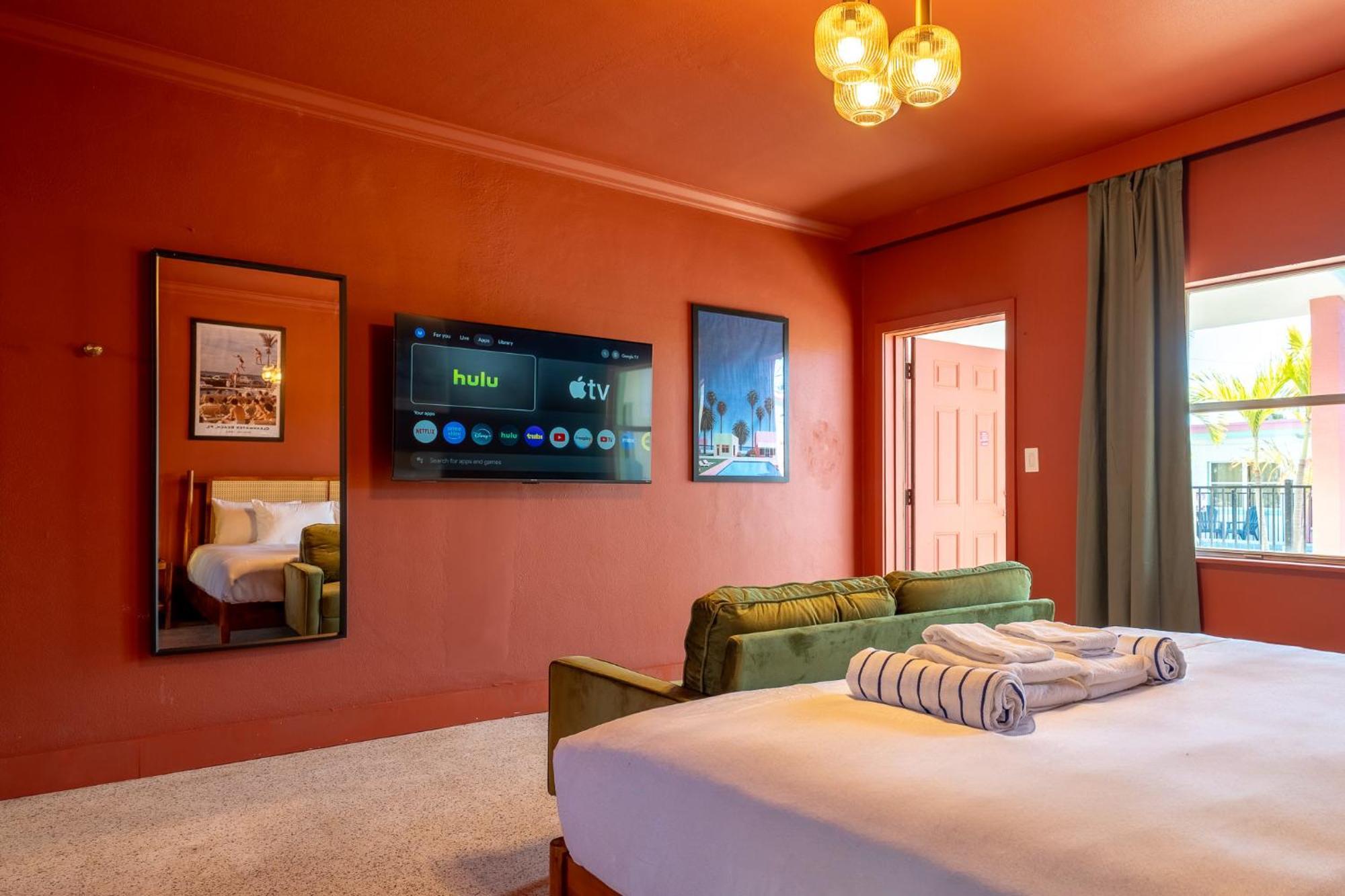 Monaco Vacation Rentals شاطئ كليرووتر المظهر الخارجي الصورة