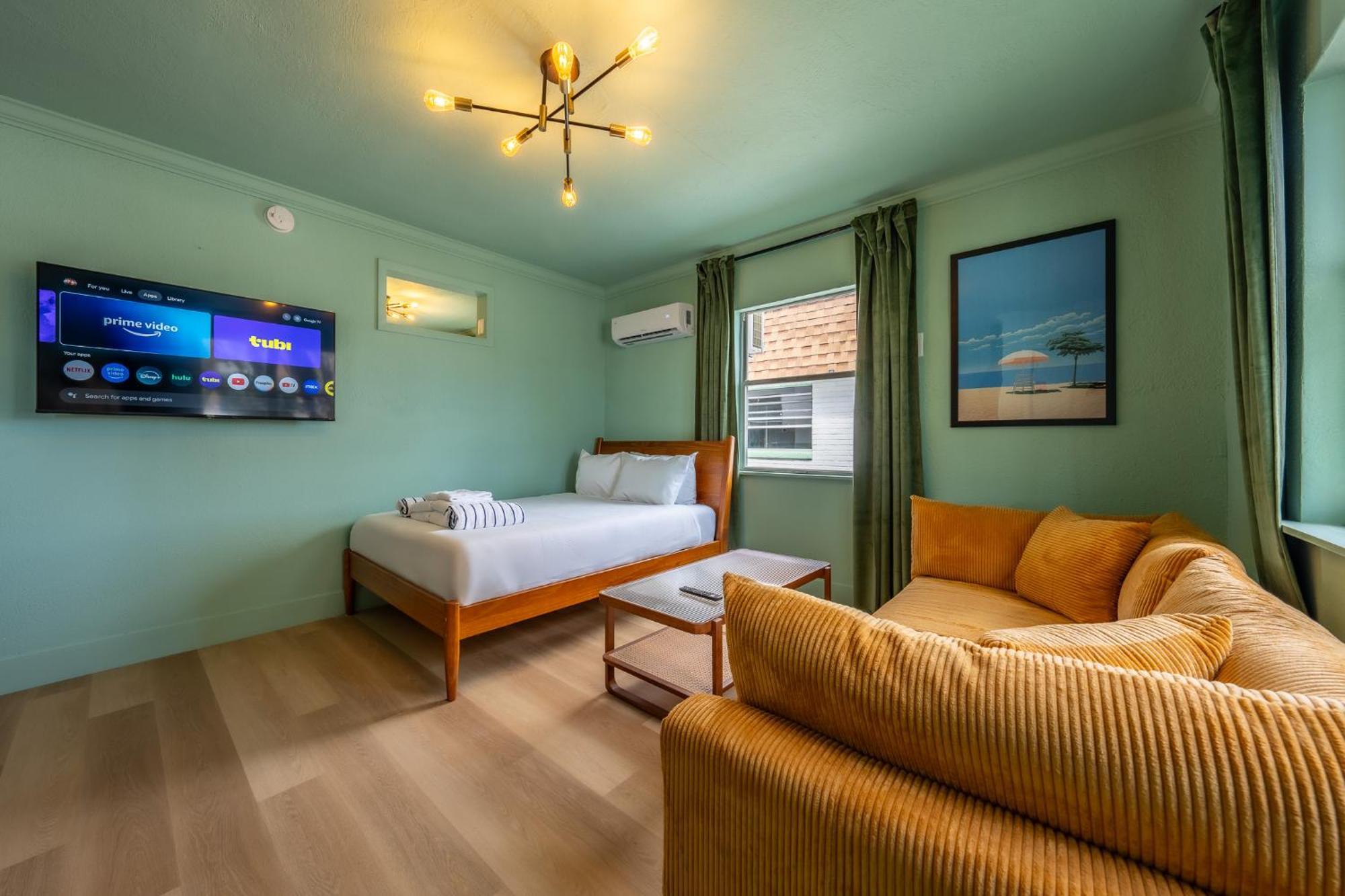 Monaco Vacation Rentals شاطئ كليرووتر المظهر الخارجي الصورة