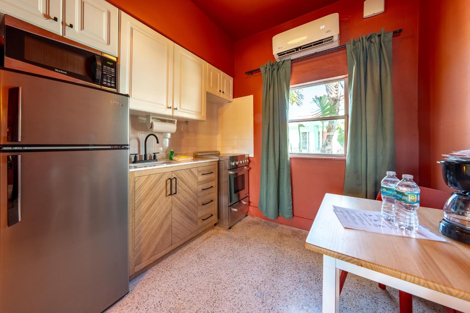 Monaco Vacation Rentals شاطئ كليرووتر المظهر الخارجي الصورة