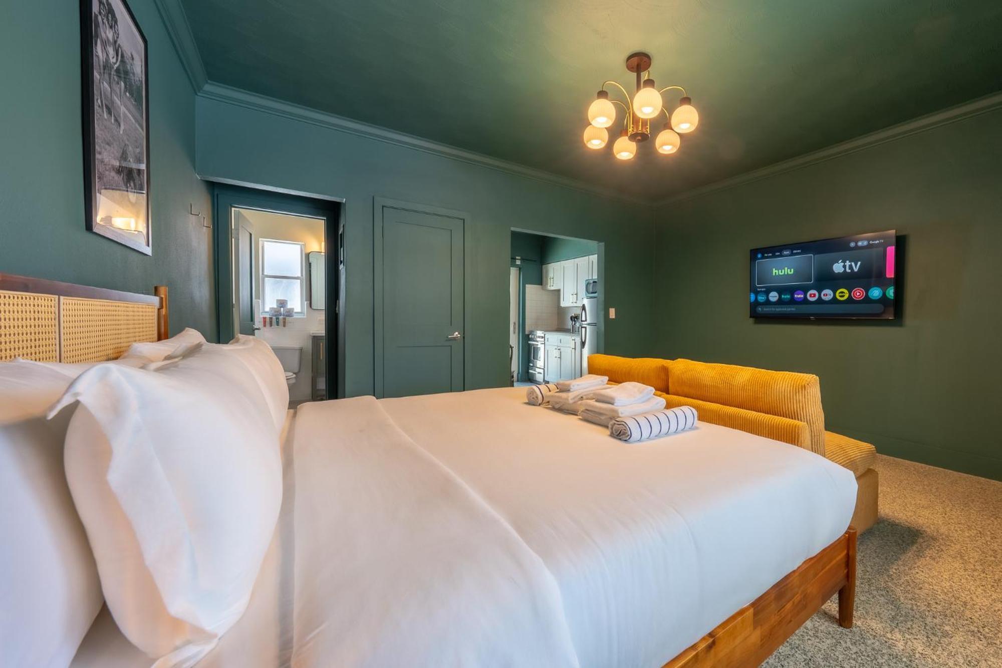 Monaco Vacation Rentals شاطئ كليرووتر المظهر الخارجي الصورة