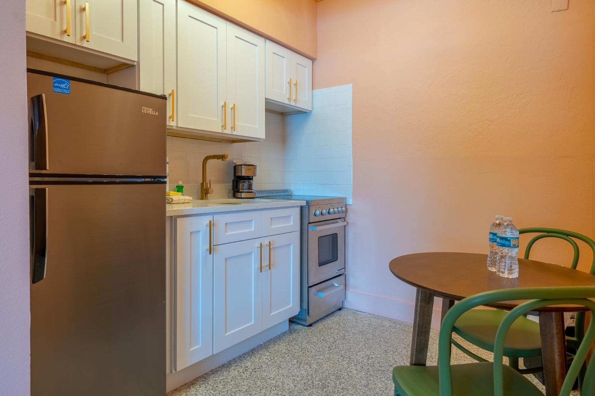 Monaco Vacation Rentals شاطئ كليرووتر المظهر الخارجي الصورة