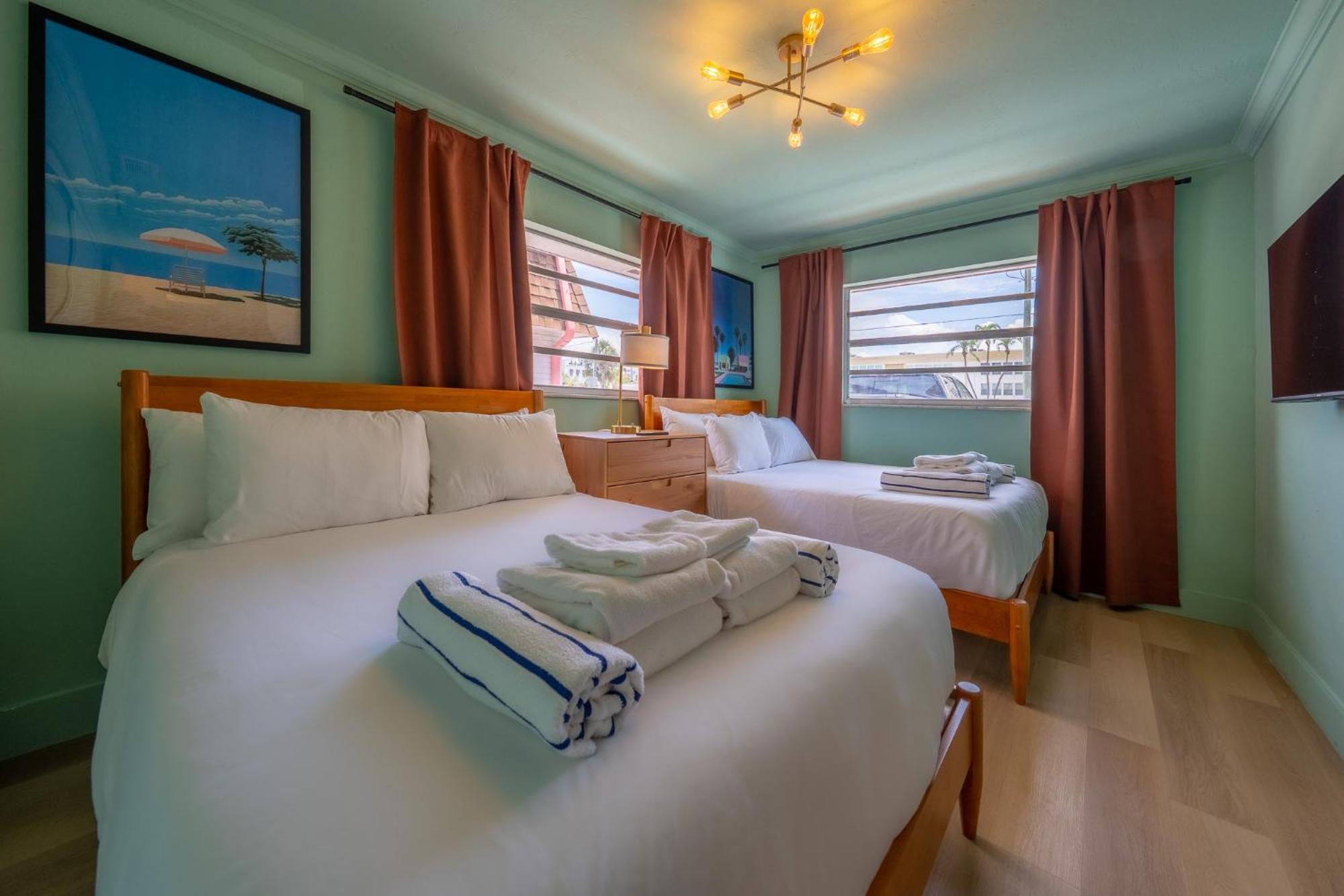Monaco Vacation Rentals شاطئ كليرووتر المظهر الخارجي الصورة