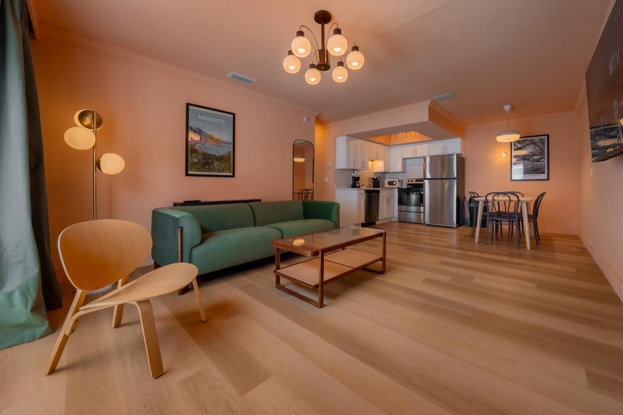 Monaco Vacation Rentals شاطئ كليرووتر المظهر الخارجي الصورة