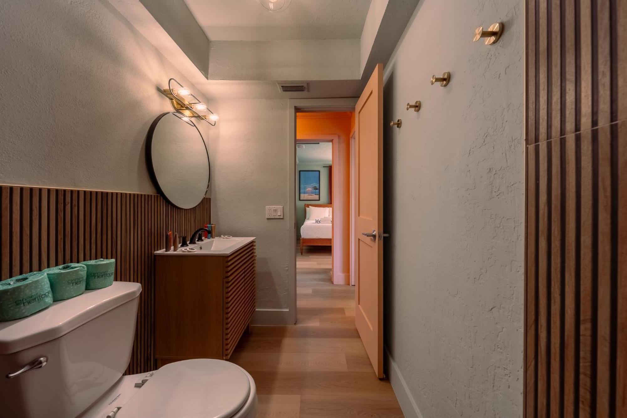 Monaco Vacation Rentals شاطئ كليرووتر المظهر الخارجي الصورة